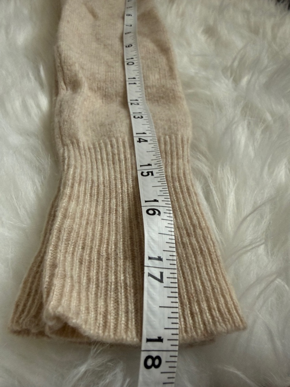 Halogen 100% Cashmere Sweater Size XS Beige V-Neck Soft Knit Classic - Picture 7 of 7